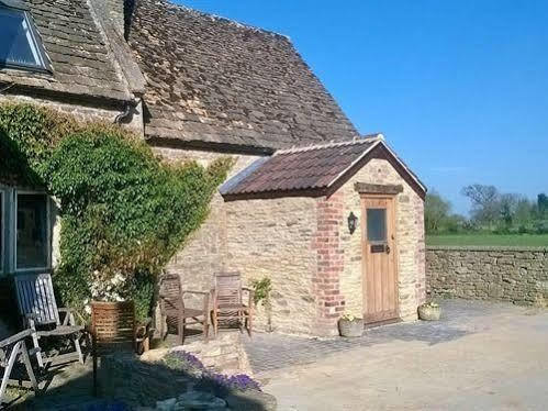 Battens Farm Cottages - B&B And Self-Catering Accommodation Yatton Keynell Exterior foto